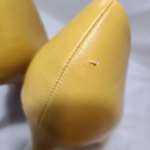 Size 10 Yellow Le Chateau stilletos - Picture 5 of 7